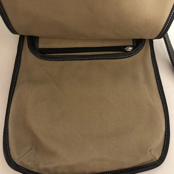 Coach👜 Crossbody Purse ❤️ - Picture 2 of 4